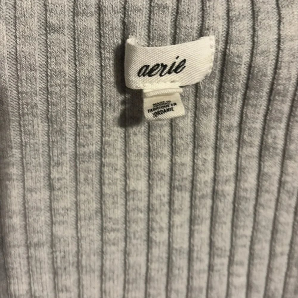 Aerie long sleeve ribbed v neck button down collared shirt in gray size XS NWOT - Picture 2 of 7